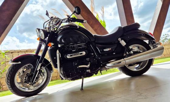 TRIUMPH ROCKET III ROADSTER TRIUMPH ROCKET III ROADSTER